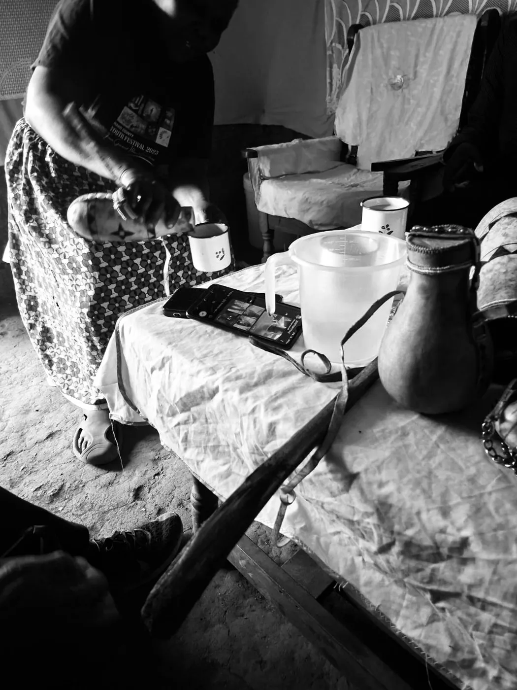 Nandi woman serving mursik